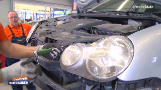Scheinwerfer wechseln bei einem VW Polo