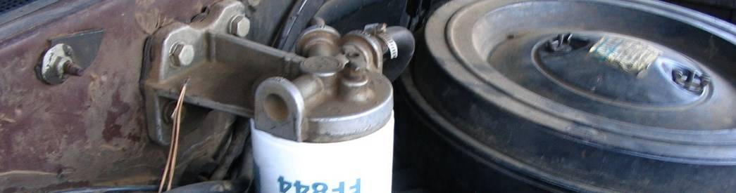 Benzinfilter sind günstig und lassen sich meist einfach wechseln. Benzinfilter wechseln